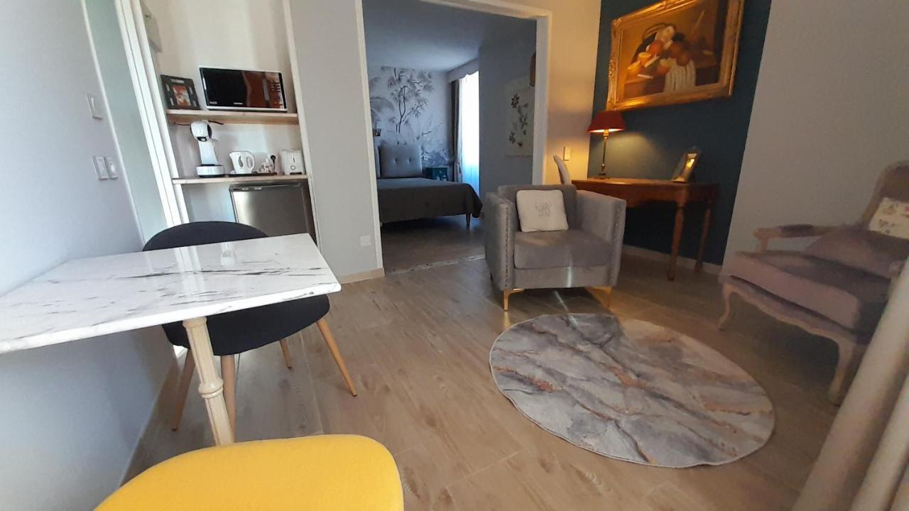 B&B Manoir De La Fabregues エスタン エクステリア 写真